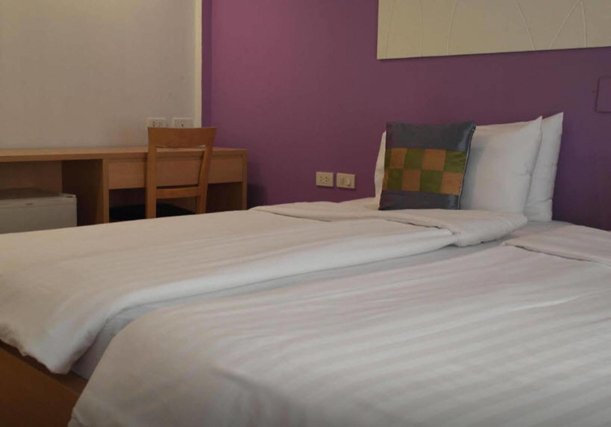 Nantra De Comfort Bangkok Kültér fotó