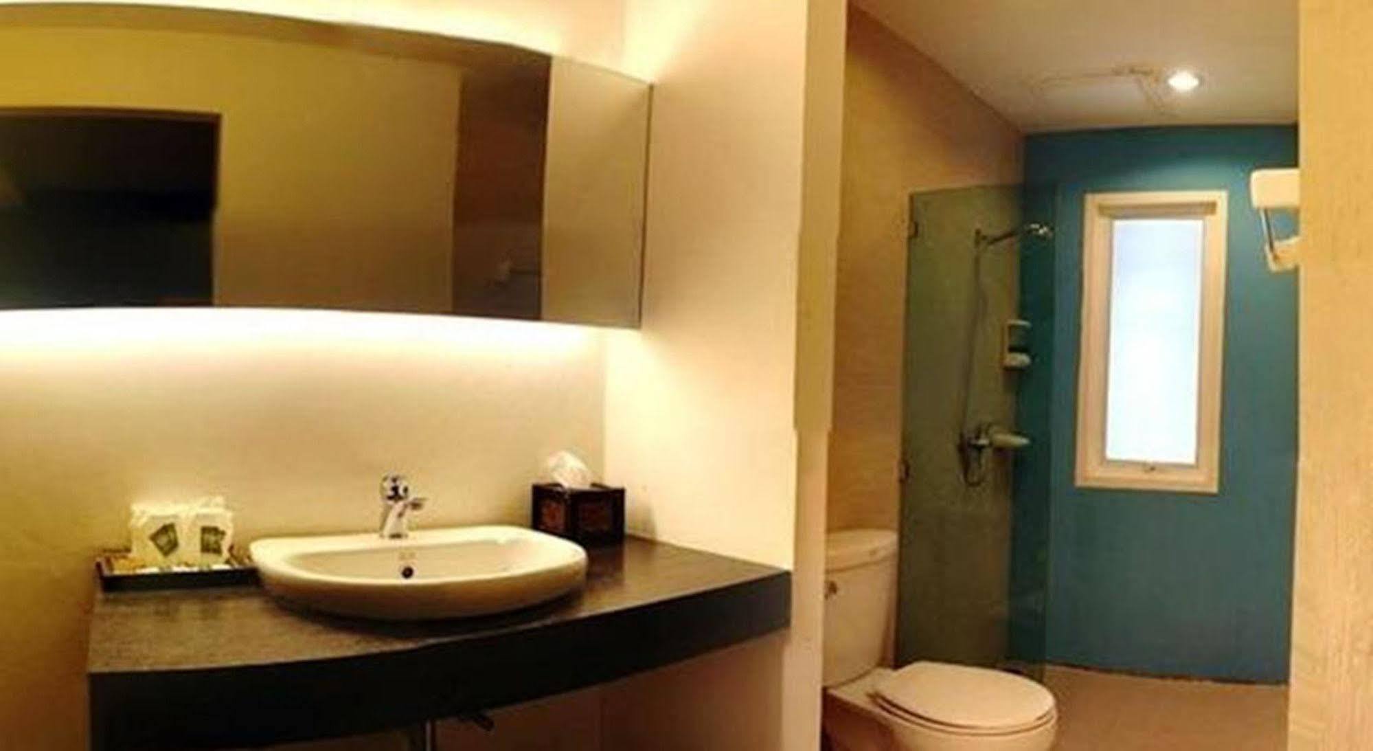 Nantra De Comfort Bangkok Kültér fotó
