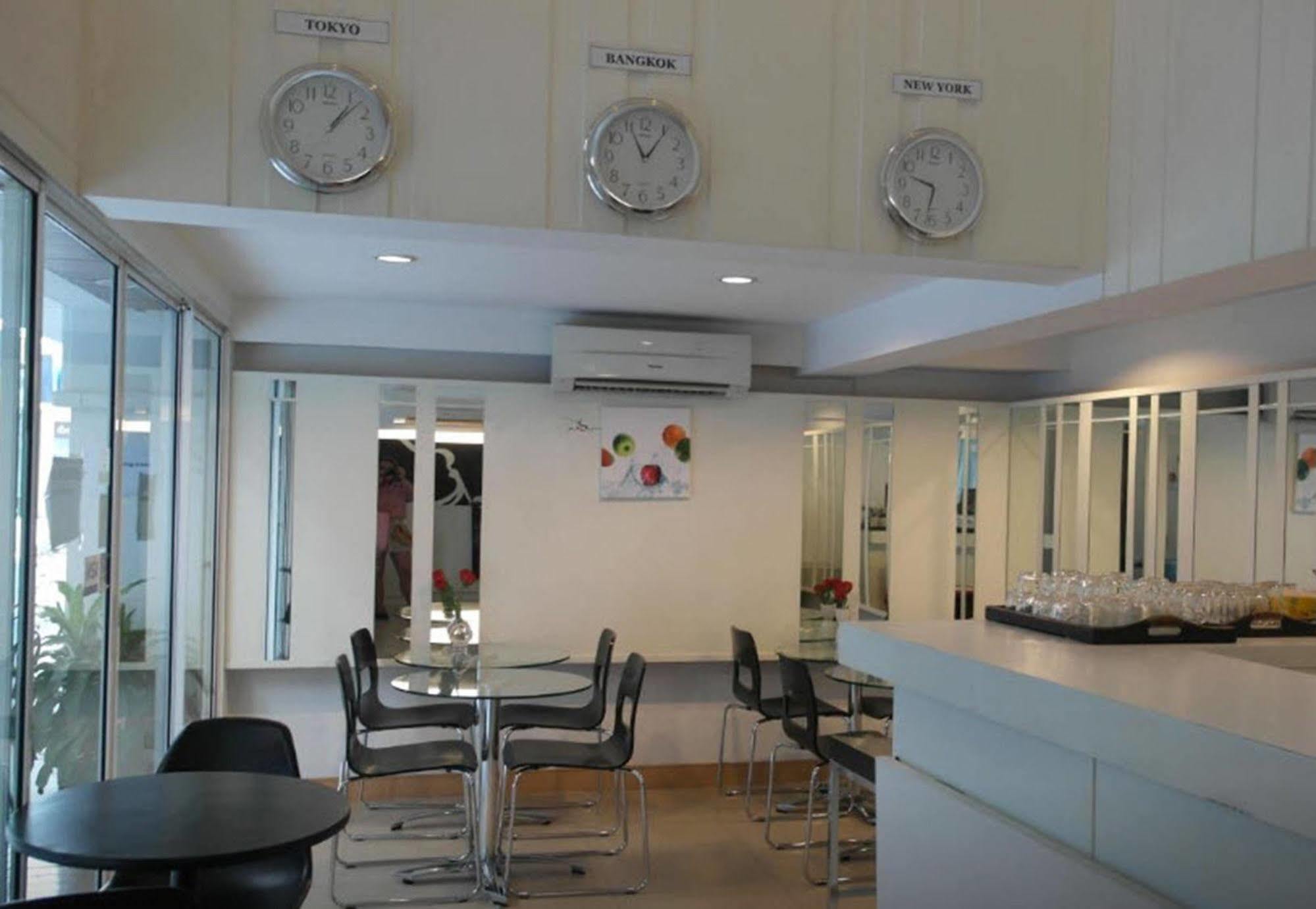 Nantra De Comfort Bangkok Kültér fotó